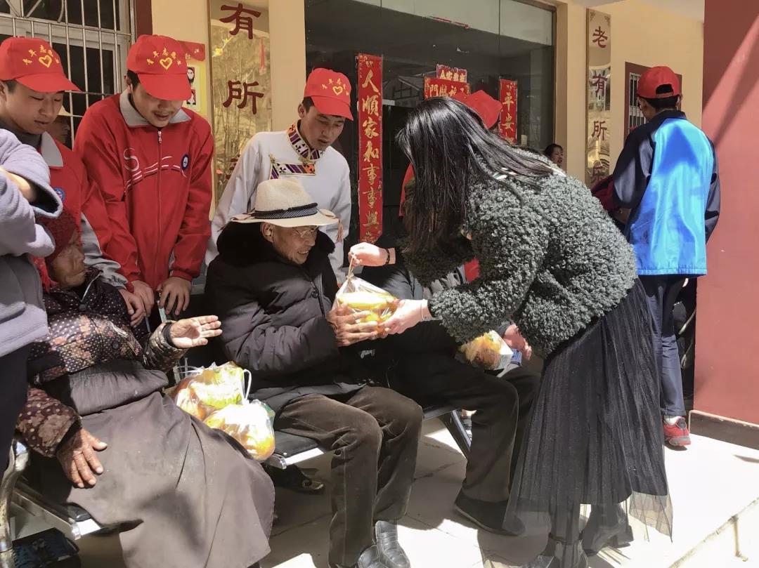 松潘中學舉辦“傳承革命精神、弘揚愛國主義”校園文化
