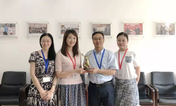 成都實(shí)外西區(qū)教師代表赴北外附屬外國語學(xué)校學(xué)習(xí)交流