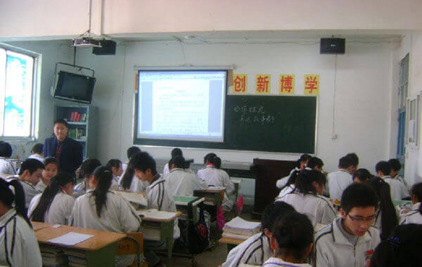 華興中學(xué)環(huán)境怎么樣、好不好？