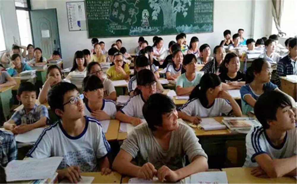 巴中四中學校詳細地址在什么地方？