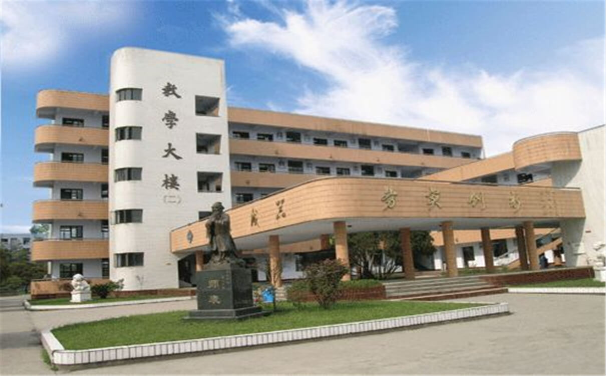 西南交通大學附屬中學高中部的錄取分數(shù)是多少？
