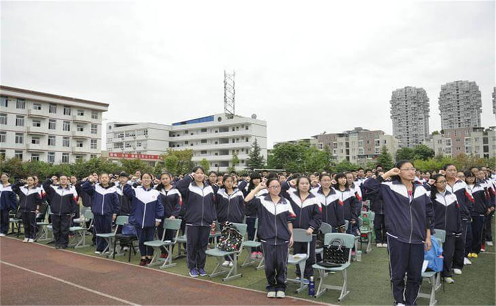 龍泉二中的高中住宿怎么樣？