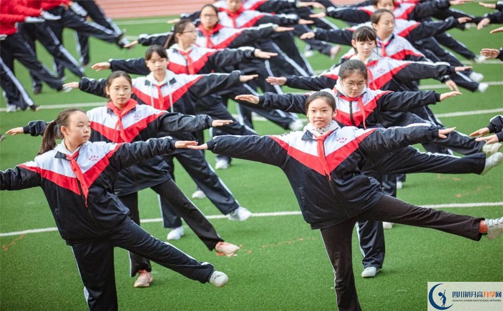 成都西川中學(xué)高中部的錄取分?jǐn)?shù)是多少？