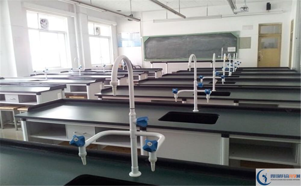 西南交通大學附屬中學的老師好不好？